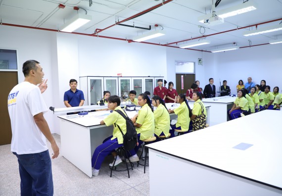 ภาพกิจกรรม  คณะวิทยาศาสตร์และเทคโนโลยี มหาวิทยาลัยราชภัฏกำแพงเพชร ร่วมกับโรงเรียนบ่อแก้ววิทยา จัดโครงการค่ายวิทยาศาสตร์