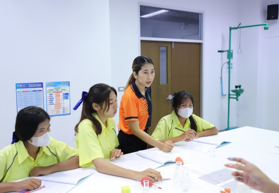 ภาพกิจกรรม  คณะวิทยาศาสตร์และเทคโนโลยี มหาวิทยาลัยราชภัฏกำแพงเพชร ร่วมกับโรงเรียนบ่อแก้ววิทยา จัดโครงการค่ายวิทยาศาสตร์