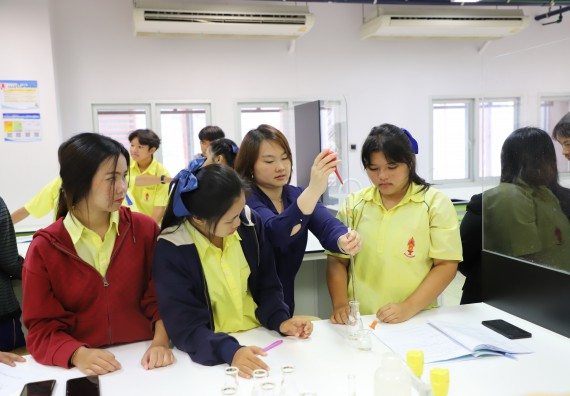 ภาพกิจกรรม  คณะวิทยาศาสตร์และเทคโนโลยี มหาวิทยาลัยราชภัฏกำแพงเพชร ร่วมกับโรงเรียนบ่อแก้ววิทยา จัดโครงการค่ายวิทยาศาสตร์