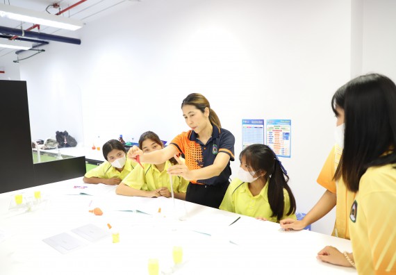 ภาพกิจกรรม  คณะวิทยาศาสตร์และเทคโนโลยี มหาวิทยาลัยราชภัฏกำแพงเพชร ร่วมกับโรงเรียนบ่อแก้ววิทยา จัดโครงการค่ายวิทยาศาสตร์