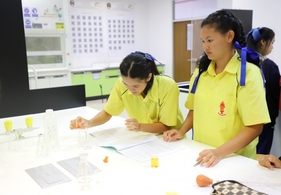 ภาพกิจกรรม  คณะวิทยาศาสตร์และเทคโนโลยี มหาวิทยาลัยราชภัฏกำแพงเพชร ร่วมกับโรงเรียนบ่อแก้ววิทยา จัดโครงการค่ายวิทยาศาสตร์