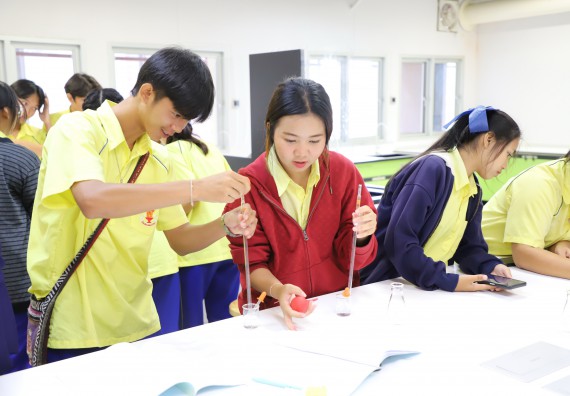 ภาพกิจกรรม  คณะวิทยาศาสตร์และเทคโนโลยี มหาวิทยาลัยราชภัฏกำแพงเพชร ร่วมกับโรงเรียนบ่อแก้ววิทยา จัดโครงการค่ายวิทยาศาสตร์