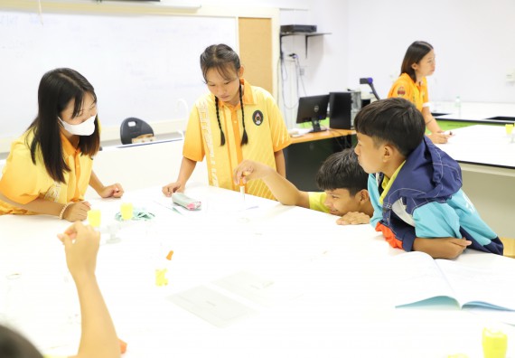 ภาพกิจกรรม  คณะวิทยาศาสตร์และเทคโนโลยี มหาวิทยาลัยราชภัฏกำแพงเพชร ร่วมกับโรงเรียนบ่อแก้ววิทยา จัดโครงการค่ายวิทยาศาสตร์