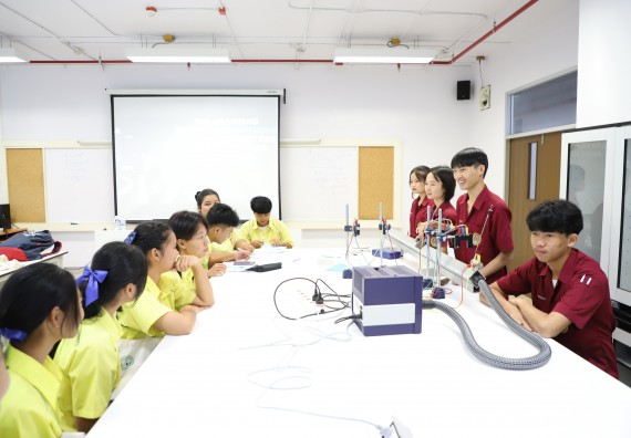 ภาพกิจกรรม  คณะวิทยาศาสตร์และเทคโนโลยี มหาวิทยาลัยราชภัฏกำแพงเพชร ร่วมกับโรงเรียนบ่อแก้ววิทยา จัดโครงการค่ายวิทยาศาสตร์