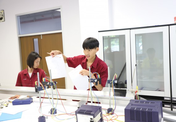 ภาพกิจกรรม  คณะวิทยาศาสตร์และเทคโนโลยี มหาวิทยาลัยราชภัฏกำแพงเพชร ร่วมกับโรงเรียนบ่อแก้ววิทยา จัดโครงการค่ายวิทยาศาสตร์