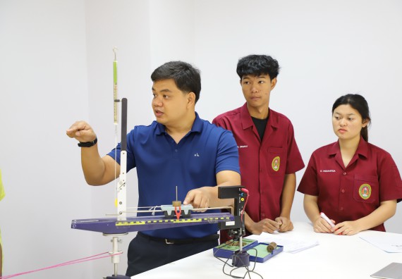 ภาพกิจกรรม  คณะวิทยาศาสตร์และเทคโนโลยี มหาวิทยาลัยราชภัฏกำแพงเพชร ร่วมกับโรงเรียนบ่อแก้ววิทยา จัดโครงการค่ายวิทยาศาสตร์