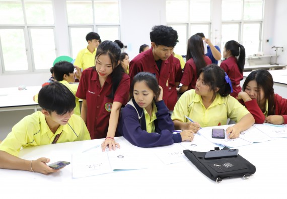 ภาพกิจกรรม  คณะวิทยาศาสตร์และเทคโนโลยี มหาวิทยาลัยราชภัฏกำแพงเพชร ร่วมกับโรงเรียนบ่อแก้ววิทยา จัดโครงการค่ายวิทยาศาสตร์