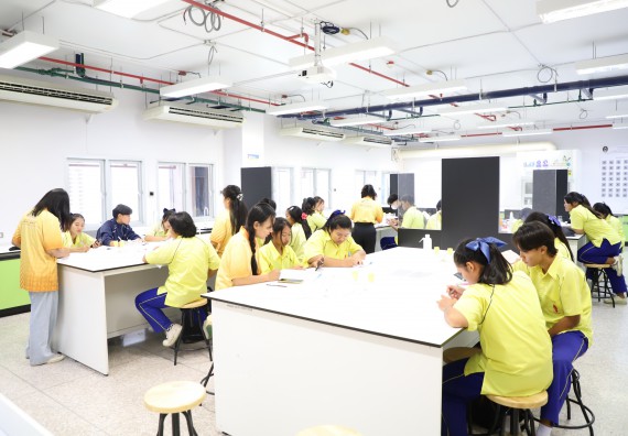 ภาพกิจกรรม  คณะวิทยาศาสตร์และเทคโนโลยี มหาวิทยาลัยราชภัฏกำแพงเพชร ร่วมกับโรงเรียนบ่อแก้ววิทยา จัดโครงการค่ายวิทยาศาสตร์