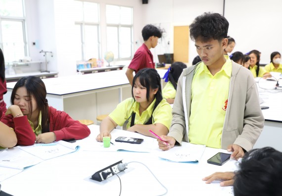 ภาพกิจกรรม  คณะวิทยาศาสตร์และเทคโนโลยี มหาวิทยาลัยราชภัฏกำแพงเพชร ร่วมกับโรงเรียนบ่อแก้ววิทยา จัดโครงการค่ายวิทยาศาสตร์