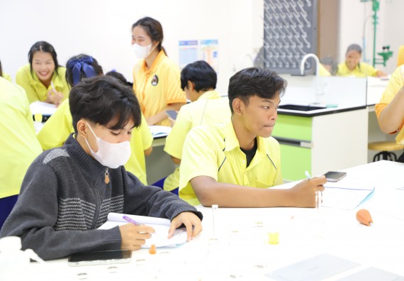 ภาพกิจกรรม  คณะวิทยาศาสตร์และเทคโนโลยี มหาวิทยาลัยราชภัฏกำแพงเพชร ร่วมกับโรงเรียนบ่อแก้ววิทยา จัดโครงการค่ายวิทยาศาสตร์