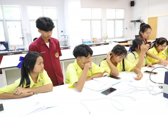 ภาพกิจกรรม  คณะวิทยาศาสตร์และเทคโนโลยี มหาวิทยาลัยราชภัฏกำแพงเพชร ร่วมกับโรงเรียนบ่อแก้ววิทยา จัดโครงการค่ายวิทยาศาสตร์