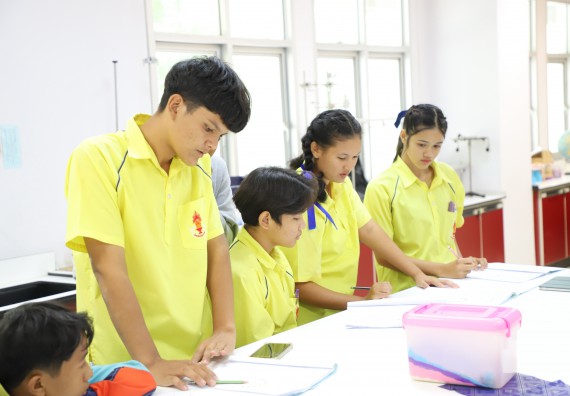 ภาพกิจกรรม  คณะวิทยาศาสตร์และเทคโนโลยี มหาวิทยาลัยราชภัฏกำแพงเพชร ร่วมกับโรงเรียนบ่อแก้ววิทยา จัดโครงการค่ายวิทยาศาสตร์