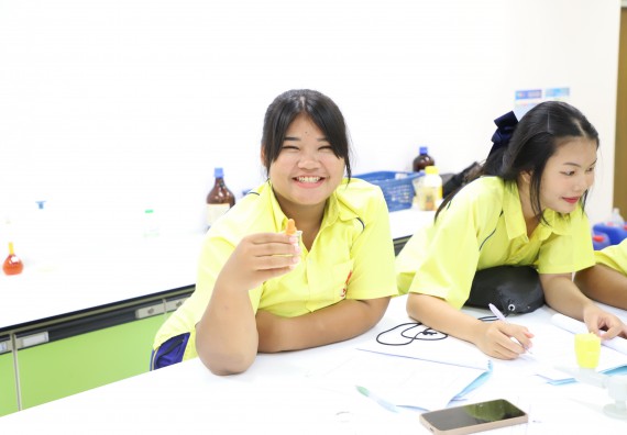 ภาพกิจกรรม  คณะวิทยาศาสตร์และเทคโนโลยี มหาวิทยาลัยราชภัฏกำแพงเพชร ร่วมกับโรงเรียนบ่อแก้ววิทยา จัดโครงการค่ายวิทยาศาสตร์