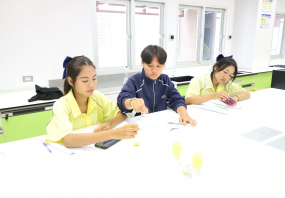 ภาพกิจกรรม  คณะวิทยาศาสตร์และเทคโนโลยี มหาวิทยาลัยราชภัฏกำแพงเพชร ร่วมกับโรงเรียนบ่อแก้ววิทยา จัดโครงการค่ายวิทยาศาสตร์