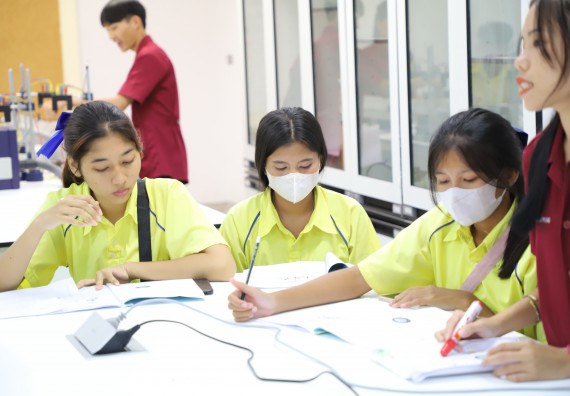 ภาพกิจกรรม  คณะวิทยาศาสตร์และเทคโนโลยี มหาวิทยาลัยราชภัฏกำแพงเพชร ร่วมกับโรงเรียนบ่อแก้ววิทยา จัดโครงการค่ายวิทยาศาสตร์