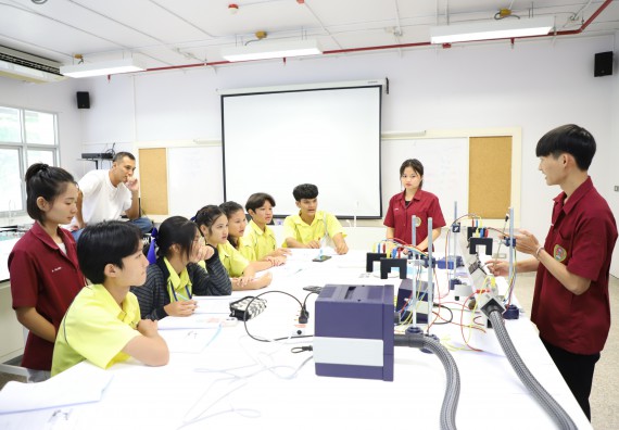 ภาพกิจกรรม  คณะวิทยาศาสตร์และเทคโนโลยี มหาวิทยาลัยราชภัฏกำแพงเพชร ร่วมกับโรงเรียนบ่อแก้ววิทยา จัดโครงการค่ายวิทยาศาสตร์