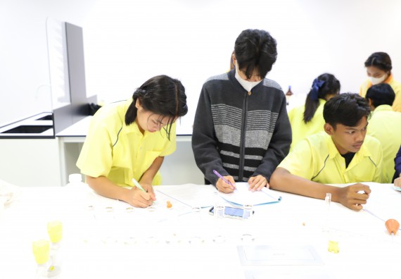 ภาพกิจกรรม  คณะวิทยาศาสตร์และเทคโนโลยี มหาวิทยาลัยราชภัฏกำแพงเพชร ร่วมกับโรงเรียนบ่อแก้ววิทยา จัดโครงการค่ายวิทยาศาสตร์