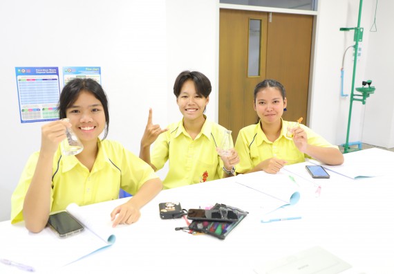 ภาพกิจกรรม  คณะวิทยาศาสตร์และเทคโนโลยี มหาวิทยาลัยราชภัฏกำแพงเพชร ร่วมกับโรงเรียนบ่อแก้ววิทยา จัดโครงการค่ายวิทยาศาสตร์