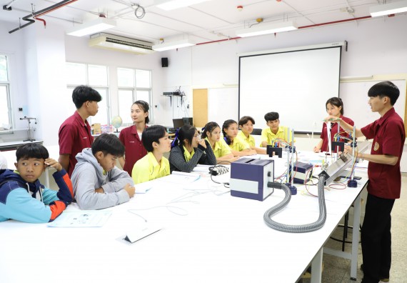 ภาพกิจกรรม  คณะวิทยาศาสตร์และเทคโนโลยี มหาวิทยาลัยราชภัฏกำแพงเพชร ร่วมกับโรงเรียนบ่อแก้ววิทยา จัดโครงการค่ายวิทยาศาสตร์