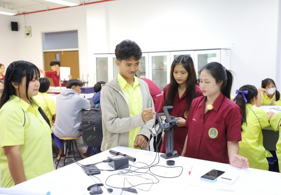 ภาพกิจกรรม  คณะวิทยาศาสตร์และเทคโนโลยี มหาวิทยาลัยราชภัฏกำแพงเพชร ร่วมกับโรงเรียนบ่อแก้ววิทยา จัดโครงการค่ายวิทยาศาสตร์