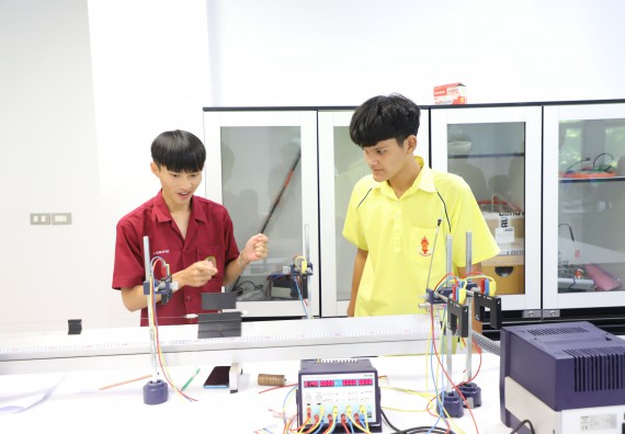 ภาพกิจกรรม  คณะวิทยาศาสตร์และเทคโนโลยี มหาวิทยาลัยราชภัฏกำแพงเพชร ร่วมกับโรงเรียนบ่อแก้ววิทยา จัดโครงการค่ายวิทยาศาสตร์