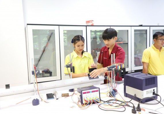 ภาพกิจกรรม  คณะวิทยาศาสตร์และเทคโนโลยี มหาวิทยาลัยราชภัฏกำแพงเพชร ร่วมกับโรงเรียนบ่อแก้ววิทยา จัดโครงการค่ายวิทยาศาสตร์