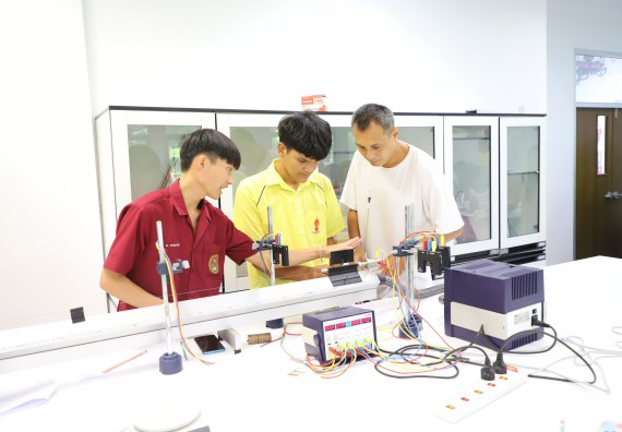 ภาพกิจกรรม  คณะวิทยาศาสตร์และเทคโนโลยี มหาวิทยาลัยราชภัฏกำแพงเพชร ร่วมกับโรงเรียนบ่อแก้ววิทยา จัดโครงการค่ายวิทยาศาสตร์