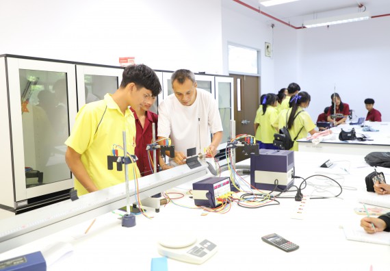 ภาพกิจกรรม  คณะวิทยาศาสตร์และเทคโนโลยี มหาวิทยาลัยราชภัฏกำแพงเพชร ร่วมกับโรงเรียนบ่อแก้ววิทยา จัดโครงการค่ายวิทยาศาสตร์