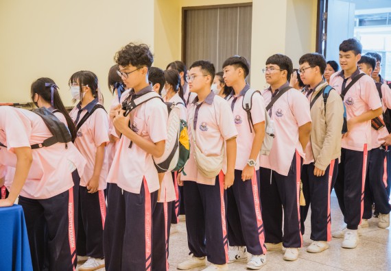 ภาพกิจกรรม  คณะวิทยาศาสตร์และเทคโนโลยี มหาวิทยาลัยราชภัฏกำแพงเพชร ร่วมกับกลุ่มสาระการเรียนรู้ภาษาต่างประเทศ โรงเรียนพิจิตรพิทยาคม จัดโครงการพัฒนาผู้เรียนมีผลสัมฤทธิ์ทางวิชาการ