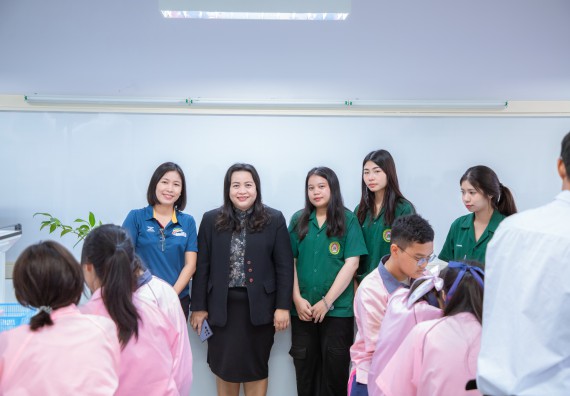 ภาพกิจกรรม  คณะวิทยาศาสตร์และเทคโนโลยี มหาวิทยาลัยราชภัฏกำแพงเพชร ร่วมกับกลุ่มสาระการเรียนรู้ภาษาต่างประเทศ โรงเรียนพิจิตรพิทยาคม จัดโครงการพัฒนาผู้เรียนมีผลสัมฤทธิ์ทางวิชาการ