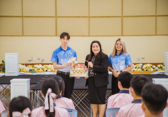 ภาพกิจกรรม  คณะวิทยาศาสตร์และเทคโนโลยี มหาวิทยาลัยราชภัฏกำแพงเพชร ร่วมกับกลุ่มสาระการเรียนรู้ภาษาต่างประเทศ โรงเรียนพิจิตรพิทยาคม จัดโครงการพัฒนาผู้เรียนมีผลสัมฤทธิ์ทางวิชาการ