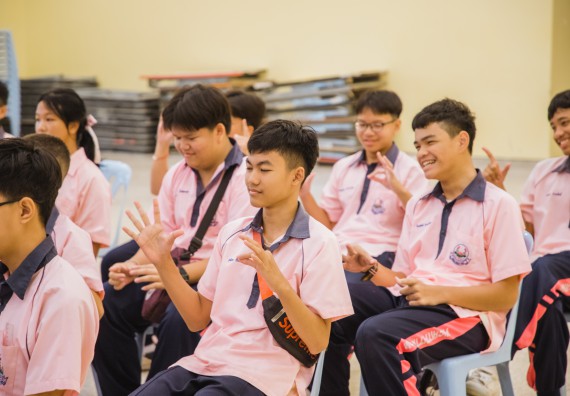 ภาพกิจกรรม  คณะวิทยาศาสตร์และเทคโนโลยี มหาวิทยาลัยราชภัฏกำแพงเพชร ร่วมกับกลุ่มสาระการเรียนรู้ภาษาต่างประเทศ โรงเรียนพิจิตรพิทยาคม จัดโครงการพัฒนาผู้เรียนมีผลสัมฤทธิ์ทางวิชาการ