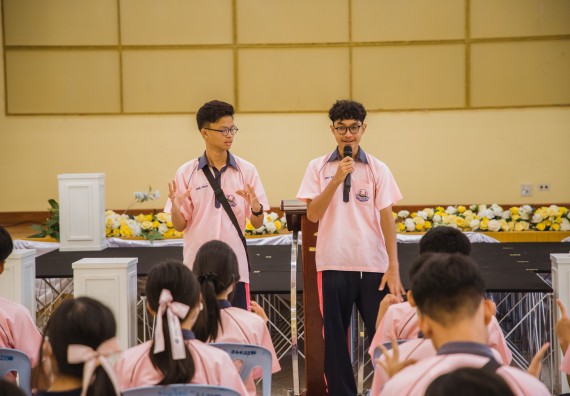 ภาพกิจกรรม  คณะวิทยาศาสตร์และเทคโนโลยี มหาวิทยาลัยราชภัฏกำแพงเพชร ร่วมกับกลุ่มสาระการเรียนรู้ภาษาต่างประเทศ โรงเรียนพิจิตรพิทยาคม จัดโครงการพัฒนาผู้เรียนมีผลสัมฤทธิ์ทางวิชาการ