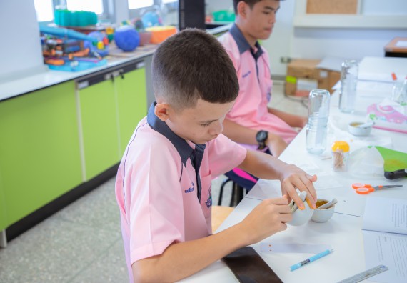 ภาพกิจกรรม  คณะวิทยาศาสตร์และเทคโนโลยี มหาวิทยาลัยราชภัฏกำแพงเพชร ร่วมกับกลุ่มสาระการเรียนรู้ภาษาต่างประเทศ โรงเรียนพิจิตรพิทยาคม จัดโครงการพัฒนาผู้เรียนมีผลสัมฤทธิ์ทางวิชาการ