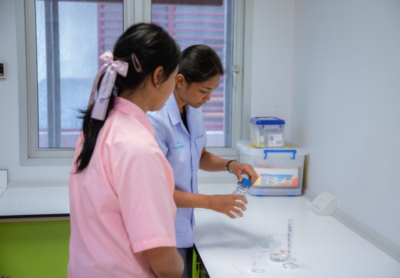 ภาพกิจกรรม  คณะวิทยาศาสตร์และเทคโนโลยี มหาวิทยาลัยราชภัฏกำแพงเพชร ร่วมกับกลุ่มสาระการเรียนรู้ภาษาต่างประเทศ โรงเรียนพิจิตรพิทยาคม จัดโครงการพัฒนาผู้เรียนมีผลสัมฤทธิ์ทางวิชาการ