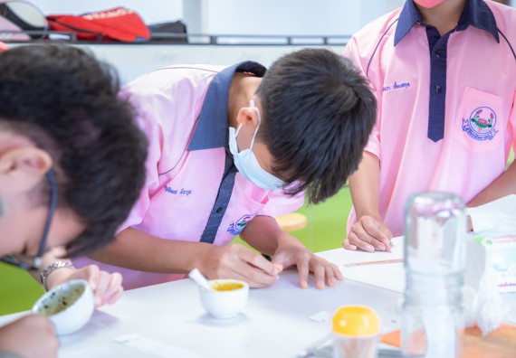 ภาพกิจกรรม  คณะวิทยาศาสตร์และเทคโนโลยี มหาวิทยาลัยราชภัฏกำแพงเพชร ร่วมกับกลุ่มสาระการเรียนรู้ภาษาต่างประเทศ โรงเรียนพิจิตรพิทยาคม จัดโครงการพัฒนาผู้เรียนมีผลสัมฤทธิ์ทางวิชาการ