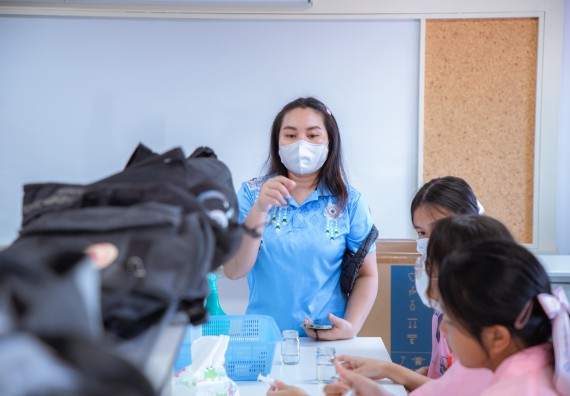 ภาพกิจกรรม  คณะวิทยาศาสตร์และเทคโนโลยี มหาวิทยาลัยราชภัฏกำแพงเพชร ร่วมกับกลุ่มสาระการเรียนรู้ภาษาต่างประเทศ โรงเรียนพิจิตรพิทยาคม จัดโครงการพัฒนาผู้เรียนมีผลสัมฤทธิ์ทางวิชาการ