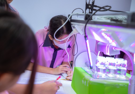 ภาพกิจกรรม  คณะวิทยาศาสตร์และเทคโนโลยี มหาวิทยาลัยราชภัฏกำแพงเพชร ร่วมกับกลุ่มสาระการเรียนรู้ภาษาต่างประเทศ โรงเรียนพิจิตรพิทยาคม จัดโครงการพัฒนาผู้เรียนมีผลสัมฤทธิ์ทางวิชาการ