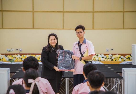 ภาพกิจกรรม  คณะวิทยาศาสตร์และเทคโนโลยี มหาวิทยาลัยราชภัฏกำแพงเพชร ร่วมกับกลุ่มสาระการเรียนรู้ภาษาต่างประเทศ โรงเรียนพิจิตรพิทยาคม จัดโครงการพัฒนาผู้เรียนมีผลสัมฤทธิ์ทางวิชาการ