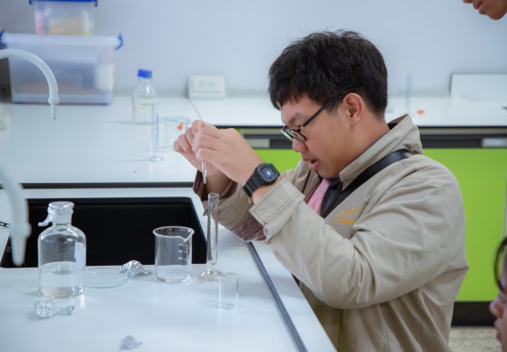 ภาพกิจกรรม  คณะวิทยาศาสตร์และเทคโนโลยี มหาวิทยาลัยราชภัฏกำแพงเพชร ร่วมกับกลุ่มสาระการเรียนรู้ภาษาต่างประเทศ โรงเรียนพิจิตรพิทยาคม จัดโครงการพัฒนาผู้เรียนมีผลสัมฤทธิ์ทางวิชาการ