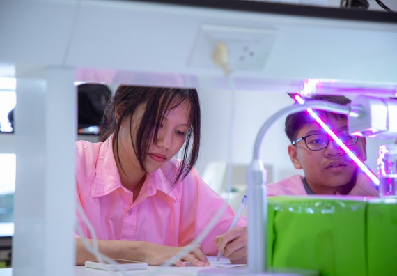 ภาพกิจกรรม  คณะวิทยาศาสตร์และเทคโนโลยี มหาวิทยาลัยราชภัฏกำแพงเพชร ร่วมกับกลุ่มสาระการเรียนรู้ภาษาต่างประเทศ โรงเรียนพิจิตรพิทยาคม จัดโครงการพัฒนาผู้เรียนมีผลสัมฤทธิ์ทางวิชาการ