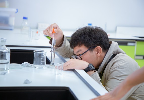 ภาพกิจกรรม  คณะวิทยาศาสตร์และเทคโนโลยี มหาวิทยาลัยราชภัฏกำแพงเพชร ร่วมกับกลุ่มสาระการเรียนรู้ภาษาต่างประเทศ โรงเรียนพิจิตรพิทยาคม จัดโครงการพัฒนาผู้เรียนมีผลสัมฤทธิ์ทางวิชาการ