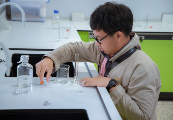 ภาพกิจกรรม  คณะวิทยาศาสตร์และเทคโนโลยี มหาวิทยาลัยราชภัฏกำแพงเพชร ร่วมกับกลุ่มสาระการเรียนรู้ภาษาต่างประเทศ โรงเรียนพิจิตรพิทยาคม จัดโครงการพัฒนาผู้เรียนมีผลสัมฤทธิ์ทางวิชาการ