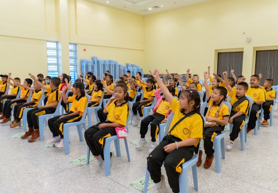 ภาพกิจกรรม  คณะวิทยาศาสตร์และเทคโนโลยี มหาวิทยาลัยราชภัฏกำแพงเพชร ร่วมกับโรงเรียนเทศบาล 2 (วัดทุ่งสวน) สังกัดเทศบาลเมืองกำแพงเพชร จัดกิจกรรมค่ายปฏิบัติการทางวิทยาศาสตร์