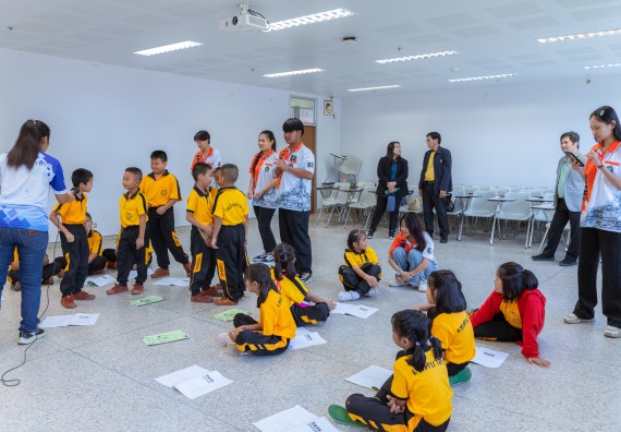 ภาพกิจกรรม  คณะวิทยาศาสตร์และเทคโนโลยี มหาวิทยาลัยราชภัฏกำแพงเพชร ร่วมกับโรงเรียนเทศบาล 2 (วัดทุ่งสวน) สังกัดเทศบาลเมืองกำแพงเพชร จัดกิจกรรมค่ายปฏิบัติการทางวิทยาศาสตร์