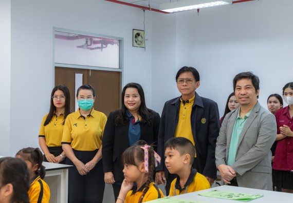 ภาพกิจกรรม  คณะวิทยาศาสตร์และเทคโนโลยี มหาวิทยาลัยราชภัฏกำแพงเพชร ร่วมกับโรงเรียนเทศบาล 2 (วัดทุ่งสวน) สังกัดเทศบาลเมืองกำแพงเพชร จัดกิจกรรมค่ายปฏิบัติการทางวิทยาศาสตร์