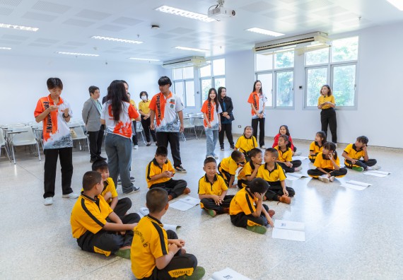 ภาพกิจกรรม  คณะวิทยาศาสตร์และเทคโนโลยี มหาวิทยาลัยราชภัฏกำแพงเพชร ร่วมกับโรงเรียนเทศบาล 2 (วัดทุ่งสวน) สังกัดเทศบาลเมืองกำแพงเพชร จัดกิจกรรมค่ายปฏิบัติการทางวิทยาศาสตร์