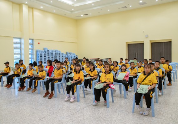 ภาพกิจกรรม  คณะวิทยาศาสตร์และเทคโนโลยี มหาวิทยาลัยราชภัฏกำแพงเพชร ร่วมกับโรงเรียนเทศบาล 2 (วัดทุ่งสวน) สังกัดเทศบาลเมืองกำแพงเพชร จัดกิจกรรมค่ายปฏิบัติการทางวิทยาศาสตร์