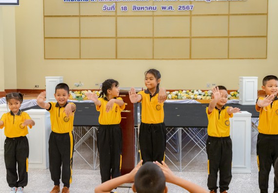 ภาพกิจกรรม  คณะวิทยาศาสตร์และเทคโนโลยี มหาวิทยาลัยราชภัฏกำแพงเพชร ร่วมกับโรงเรียนเทศบาล 2 (วัดทุ่งสวน) สังกัดเทศบาลเมืองกำแพงเพชร จัดกิจกรรมค่ายปฏิบัติการทางวิทยาศาสตร์
