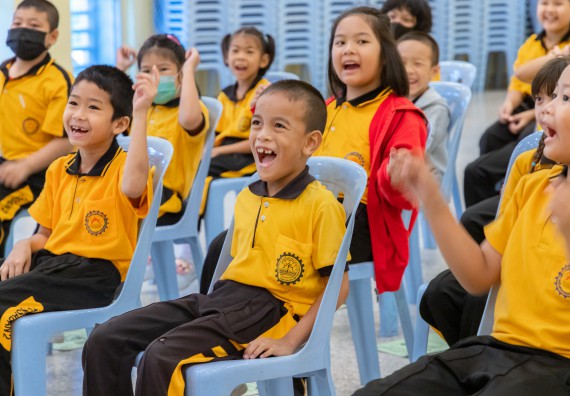 ภาพกิจกรรม  คณะวิทยาศาสตร์และเทคโนโลยี มหาวิทยาลัยราชภัฏกำแพงเพชร ร่วมกับโรงเรียนเทศบาล 2 (วัดทุ่งสวน) สังกัดเทศบาลเมืองกำแพงเพชร จัดกิจกรรมค่ายปฏิบัติการทางวิทยาศาสตร์